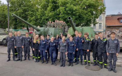 KLASY PIERWSZE ZWIEDZAJĄ