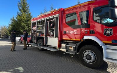 🚒🔥 Chcesz nieść pomoc tam, gdzie inni uciekają? Cały czas rekrutujemy na profil STRAŻ POŻARNA!
